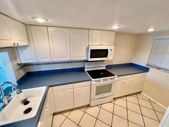 9450 Poinciana Place 416, Davie, FL 33324