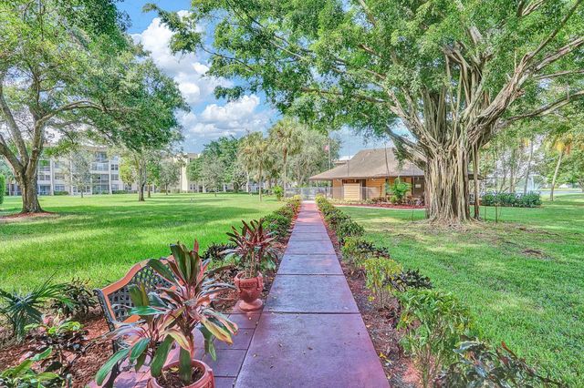 9450 Poinciana Place 416, Davie, FL 33324