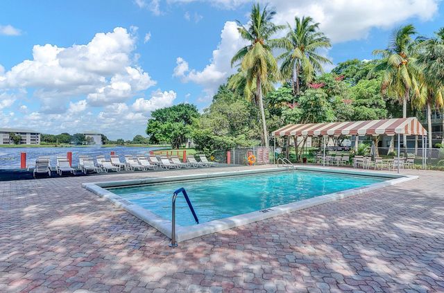 9450 Poinciana Place 416, Davie, FL 33324