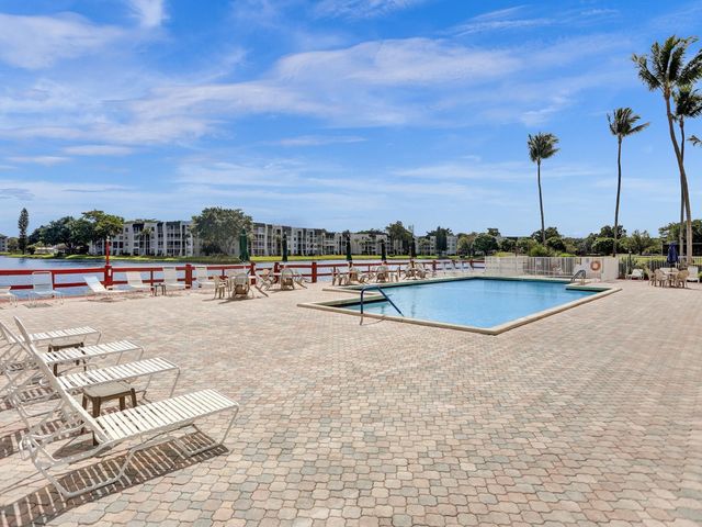 9450 Poinciana Place 416, Davie, FL 33324
