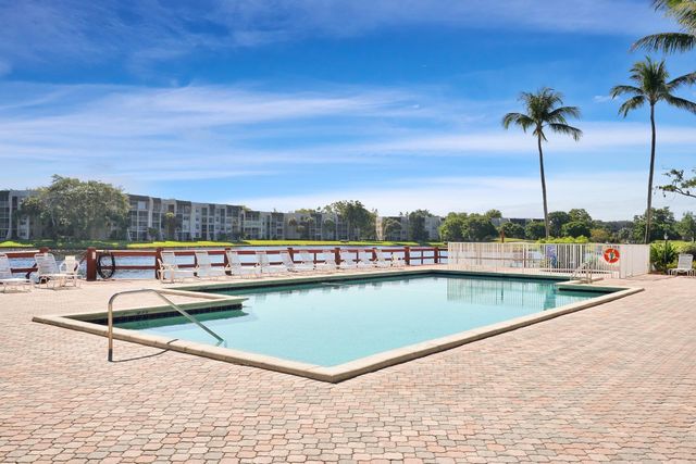 9450 Poinciana Place 416, Davie, FL 33324