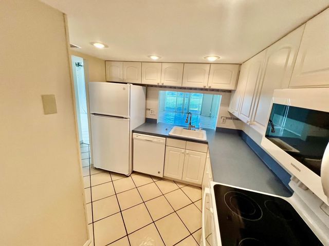 9450 Poinciana Place 416, Davie, FL 33324