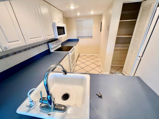 9450 Poinciana Place 416, Davie, FL 33324