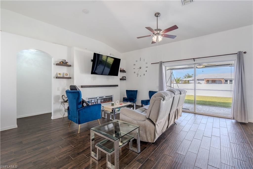 Image 13 of property listing at 16 NW 18th AVE, Cape Coral, FL 33993