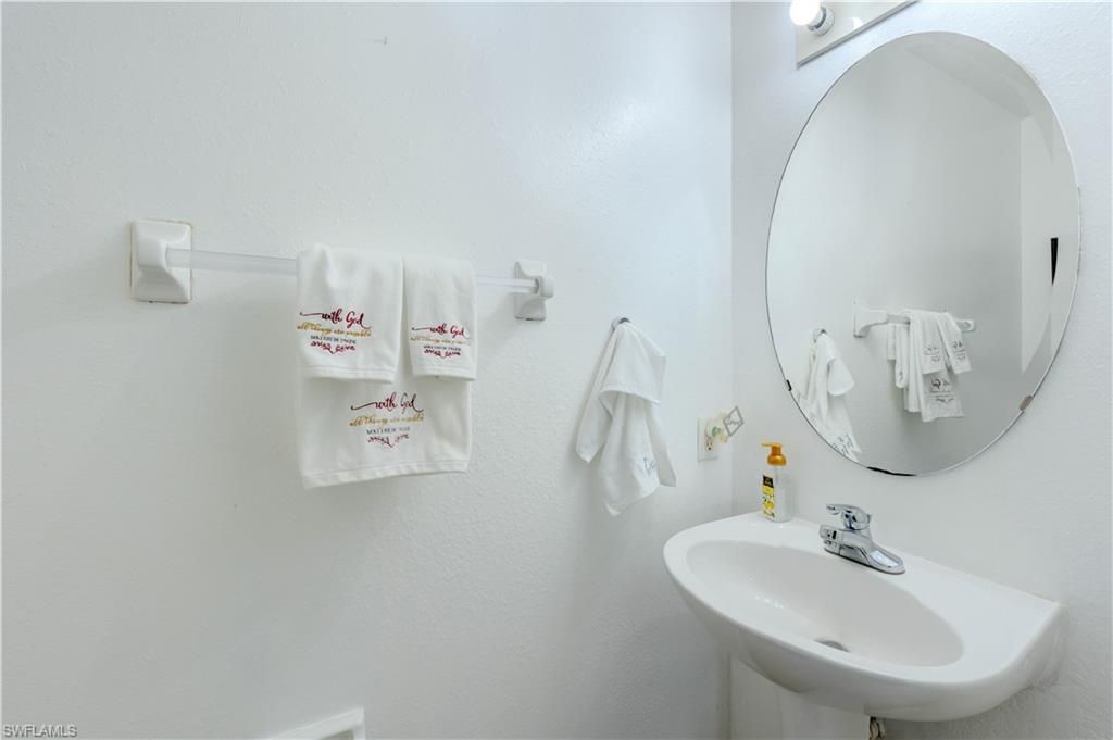Image 16 of property listing at 16 NW 18th AVE, Cape Coral, FL 33993