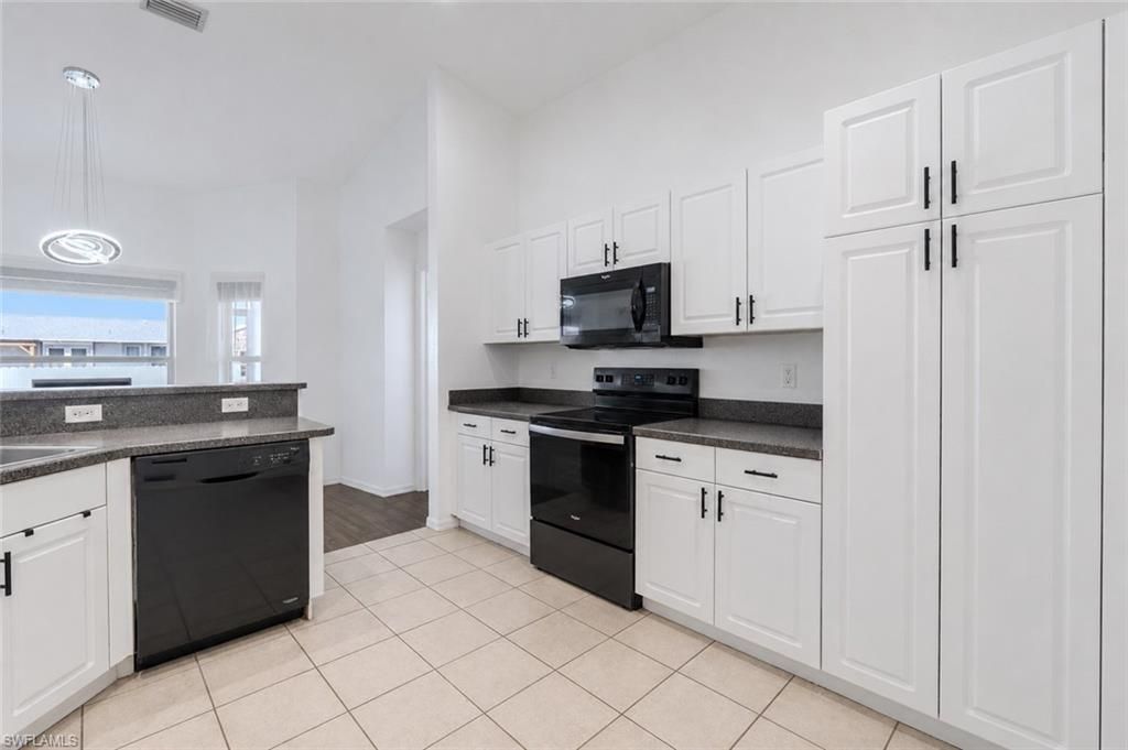 Image 21 of property listing at 16 NW 18th AVE, Cape Coral, FL 33993