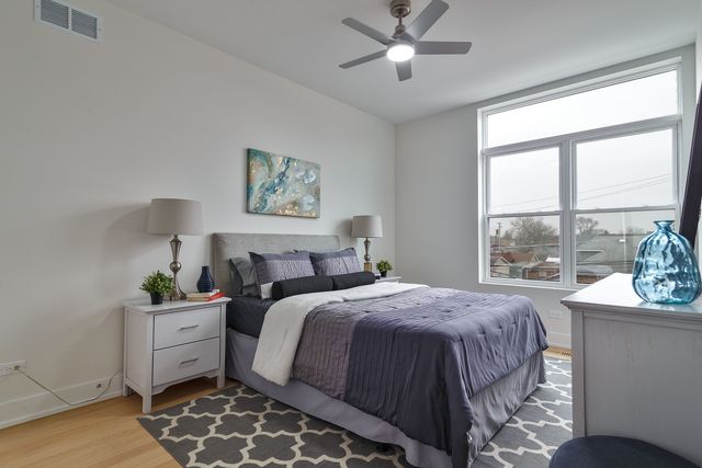 3512 N Central Avenue, Chicago, IL 60634