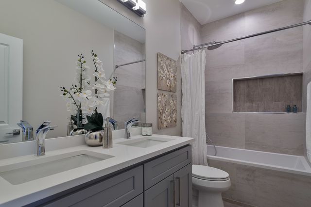 3512 N Central Avenue, Chicago, IL 60634