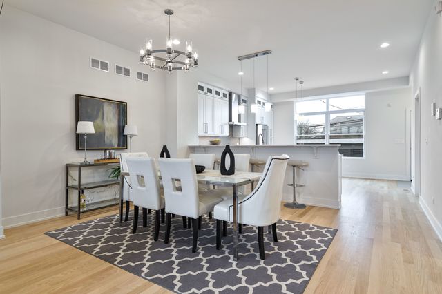 3512 N Central Avenue, Chicago, IL 60634