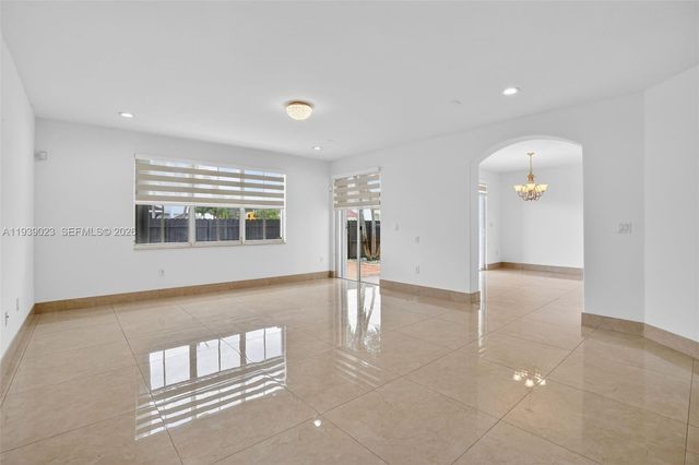 15051 SW 18th Ter, Miami, FL 33185