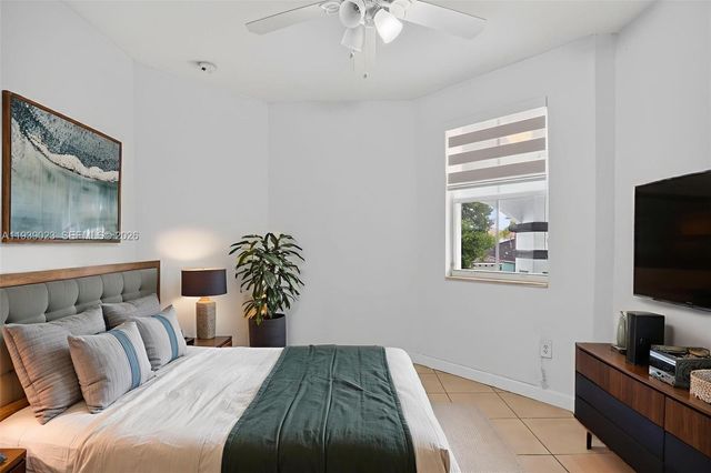 15051 SW 18th Ter, Miami, FL 33185