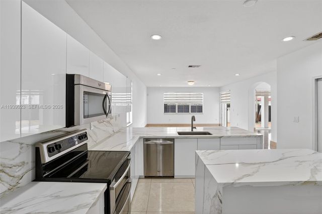 15051 SW 18th Ter, Miami, FL 33185