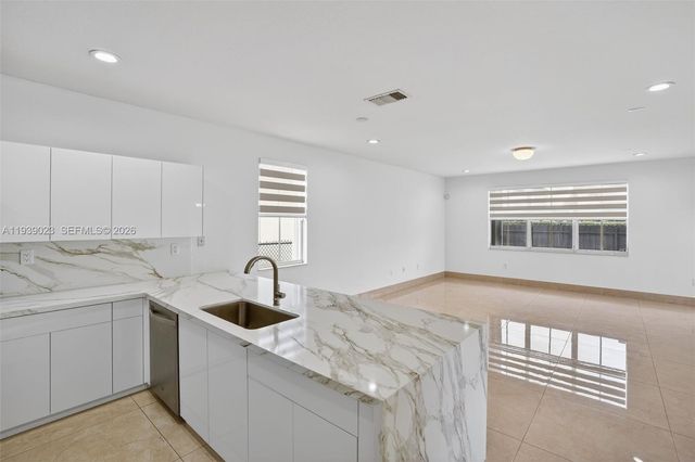 15051 SW 18th Ter, Miami, FL 33185