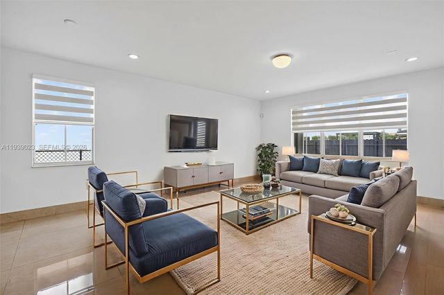 15051 SW 18th Ter, Miami, FL 33185