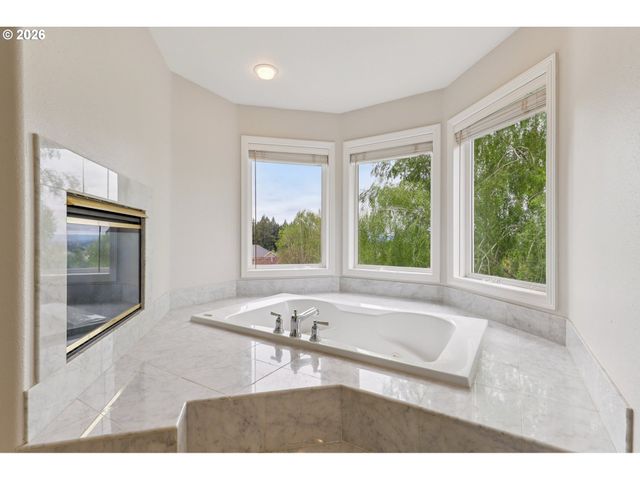 16765 Sw BLACKBERRY Ln, Beaverton, OR 97007