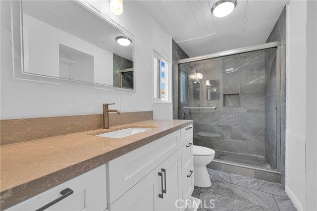 205 Duchess Lane, Santa Ana, CA 92704