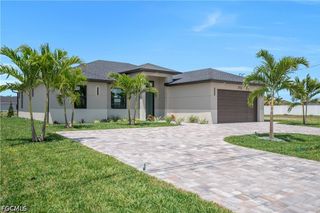 711 Gleason PKWY, Cape Coral, FL 33914