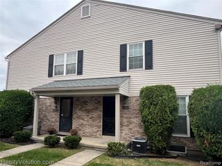 15854 Charleston Drive, Clinton Township, MI 48038