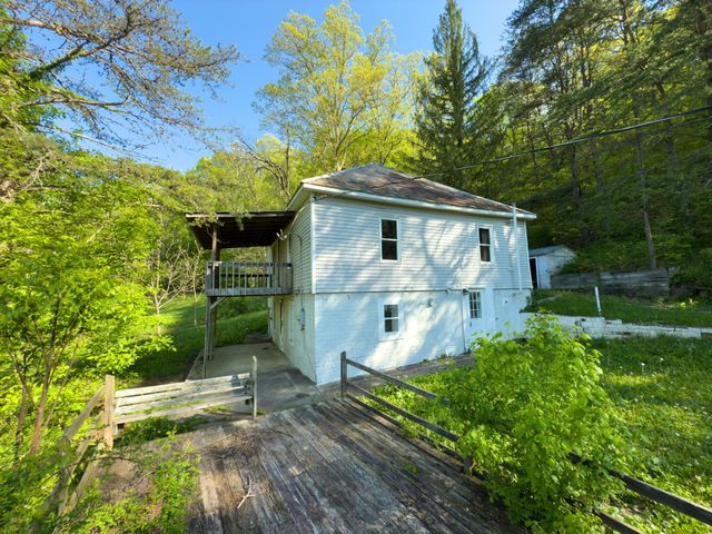 140 Sycamore Street, Glouster, OH 45732