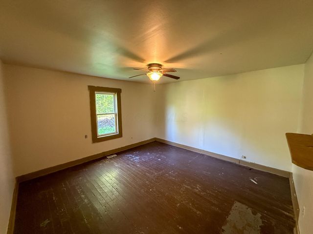 140 Sycamore Street, Glouster, OH 45732