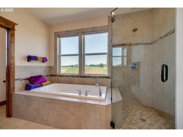 11825 Ne FINN HILL Loop, Carlton, OR 97111