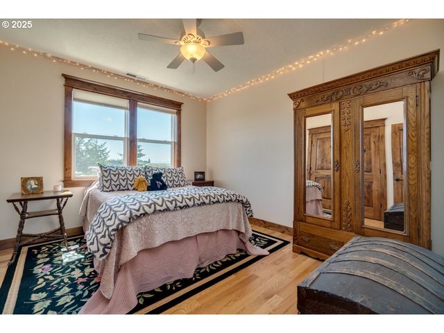 11825 Ne FINN HILL Loop, Carlton, OR 97111