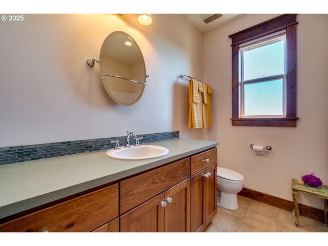 11825 Ne FINN HILL Loop, Carlton, OR 97111