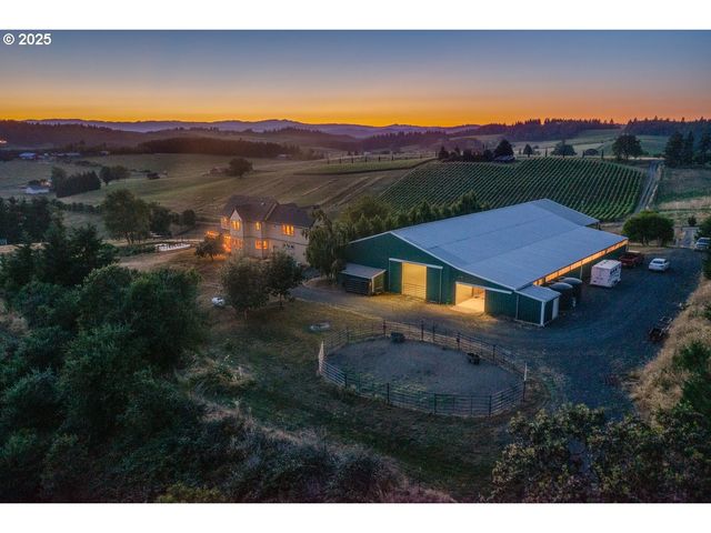 11825 Ne FINN HILL Loop, Carlton, OR 97111