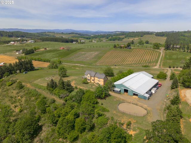 11825 Ne FINN HILL Loop, Carlton, OR 97111