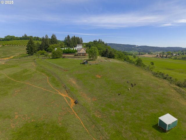 11825 Ne FINN HILL Loop, Carlton, OR 97111