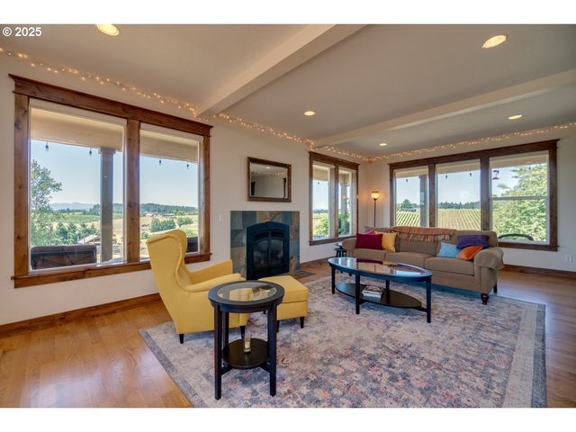 11825 Ne FINN HILL Loop, Carlton, OR 97111