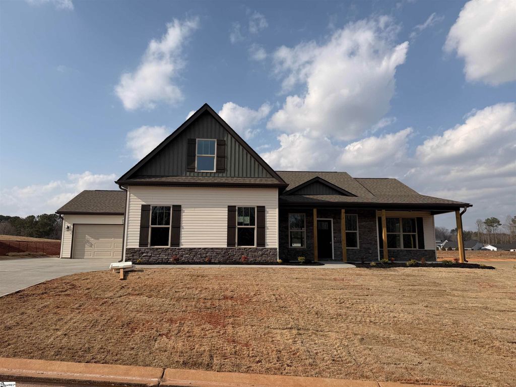 202 Old Glory Court, Pickens, SC 29671