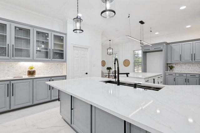 1813 Countryside, Carrollton, TX 75007