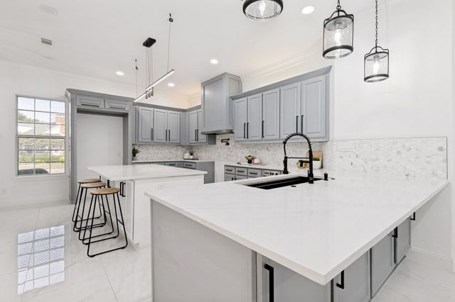 1813 Countryside, Carrollton, TX 75007