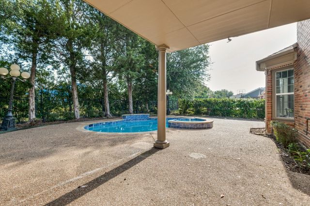 1813 Countryside, Carrollton, TX 75007