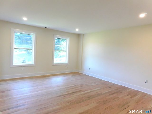 60 Mohegan Road, Shelton, CT 06484