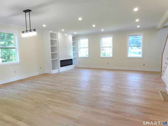 60 Mohegan Road, Shelton, CT 06484
