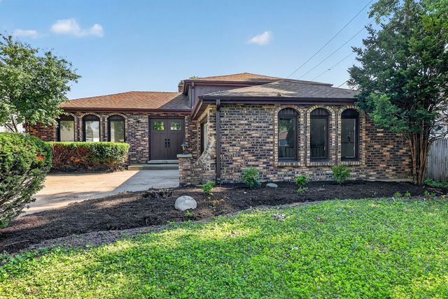 216 W Kimbell Avenue, Elmhurst, IL 60126