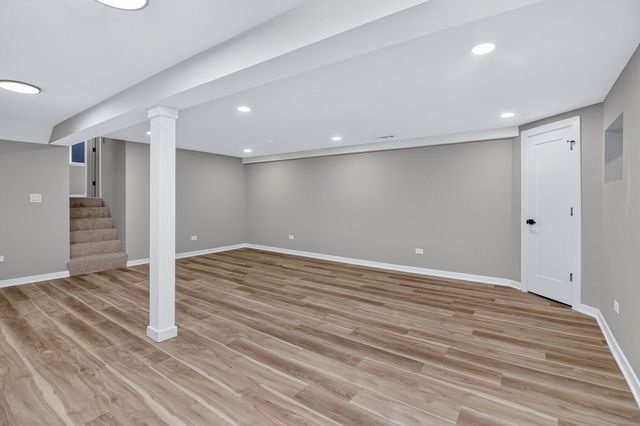 216 W Kimbell Avenue, Elmhurst, IL 60126