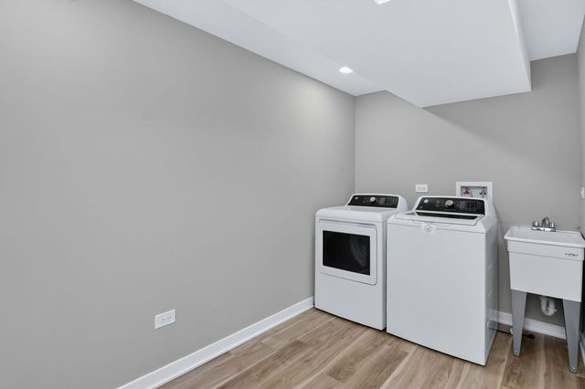 216 W Kimbell Avenue, Elmhurst, IL 60126