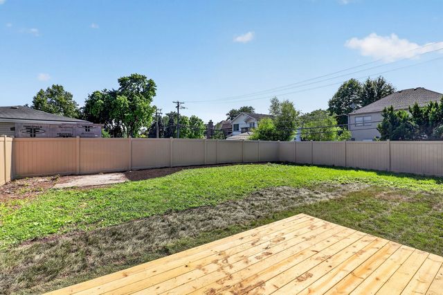 216 W Kimbell Avenue, Elmhurst, IL 60126