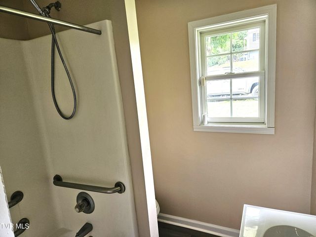 300 East Watterson East Street, Rogersville, TN 37857