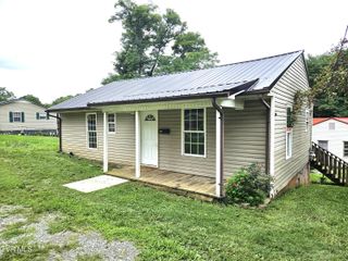 300 East Watterson East Street, Rogersville, TN 37857