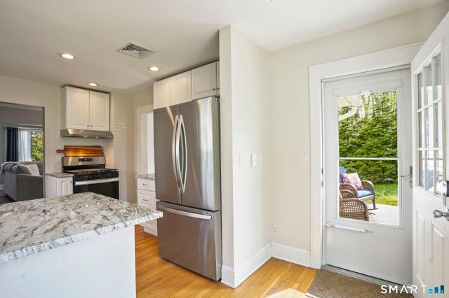 130 Toms Road, Stamford, CT 06906