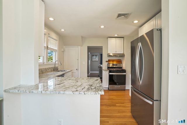 130 Toms Road, Stamford, CT 06906