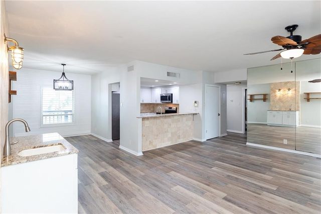 200 W Cotter Ave B-3, Port Aransas, TX 78373