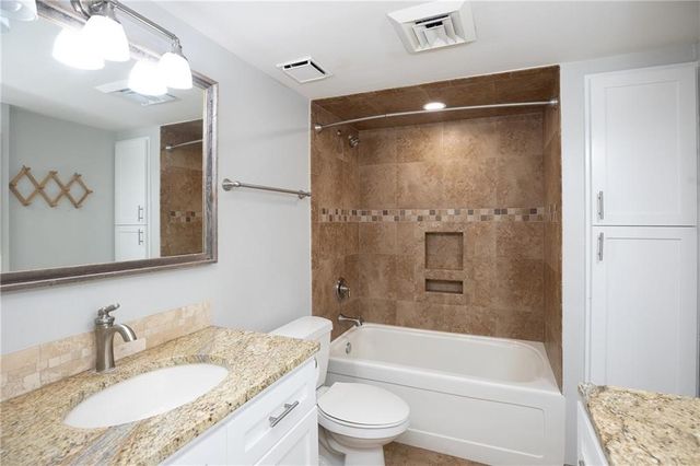 200 W Cotter Ave B-3, Port Aransas, TX 78373