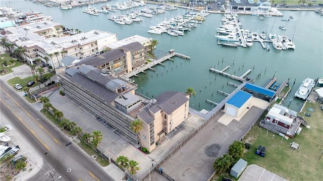 200 W Cotter Ave B-3, Port Aransas, TX 78373