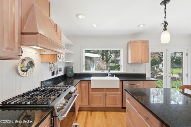 2101 Camargo Rd, Louisville, KY 40207