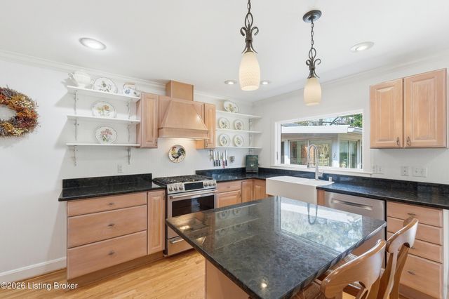 2101 Camargo Rd, Louisville, KY 40207